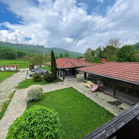 Къща За Гости Младата Баба Holiday home Apriltsi (Lovech)