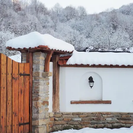 Къща За Гости Младата Баба Holiday home