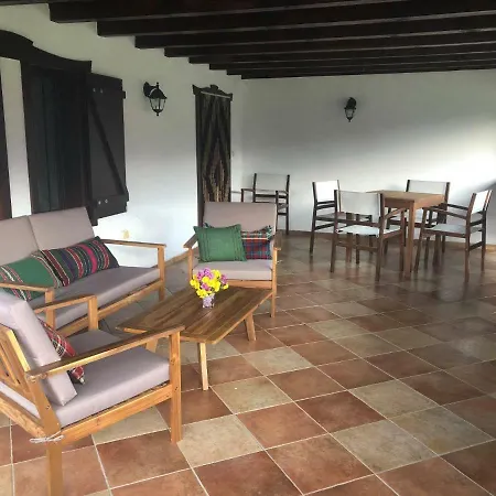 Къща За Гости Младата Баба Holiday home Apriltsi (Lovech)