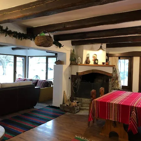 Къща За Гости Младата Баба Holiday home *