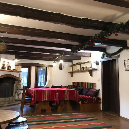 Къща За Гости Младата Баба Holiday home Apriltsi (Lovech)